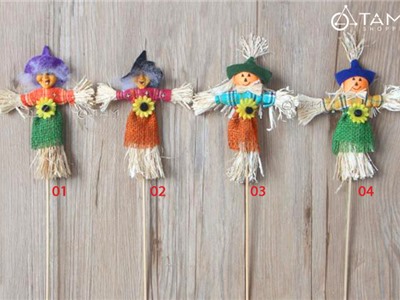 Que cắm bánh Halloween ma người rơm